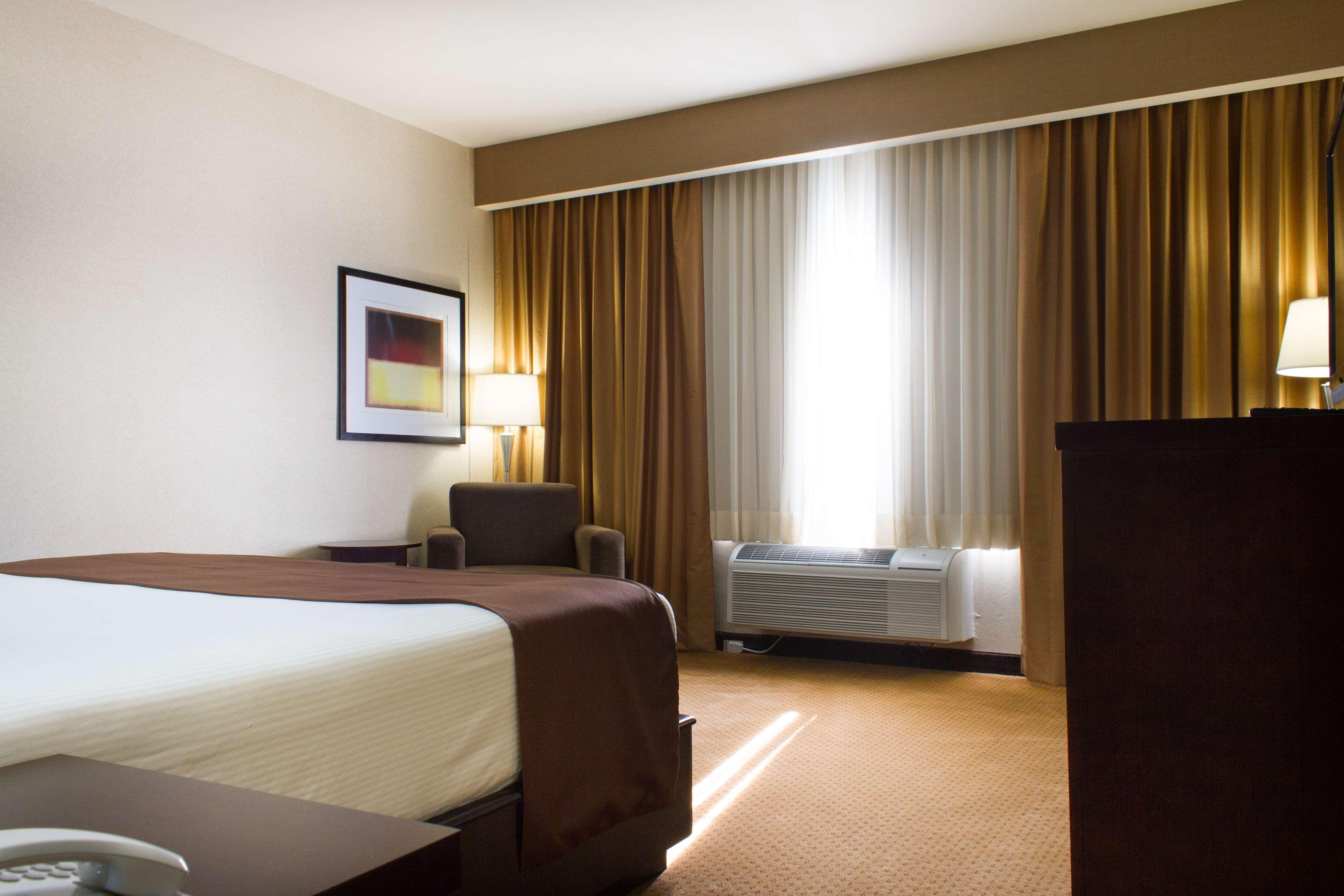 Best Western PREMIER Monterrey Aeropuerto Apodaca Exterior foto A typical room at the Holiday Inn Express