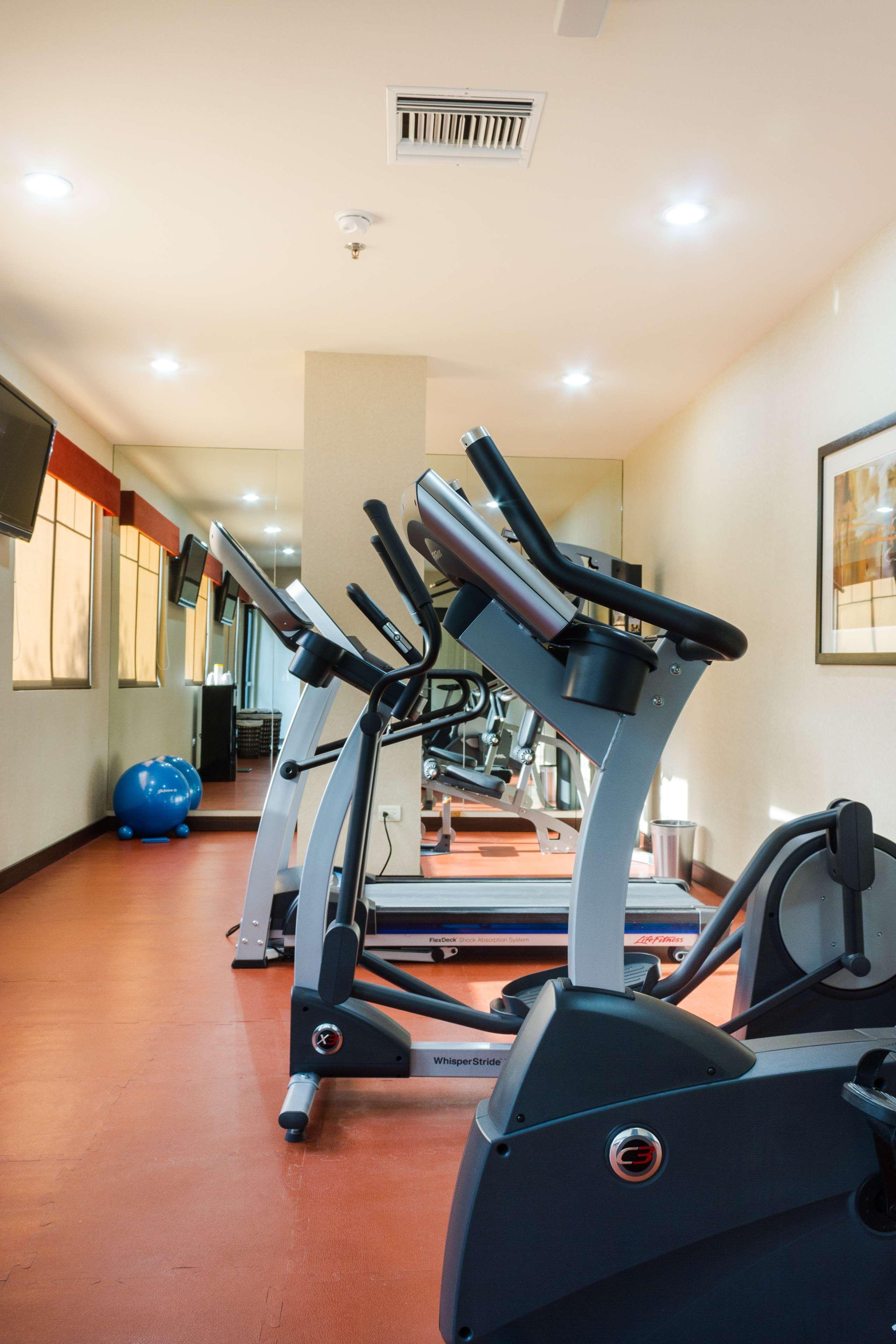 Best Western PREMIER Monterrey Aeropuerto Apodaca Exterior foto Elliptical trainer