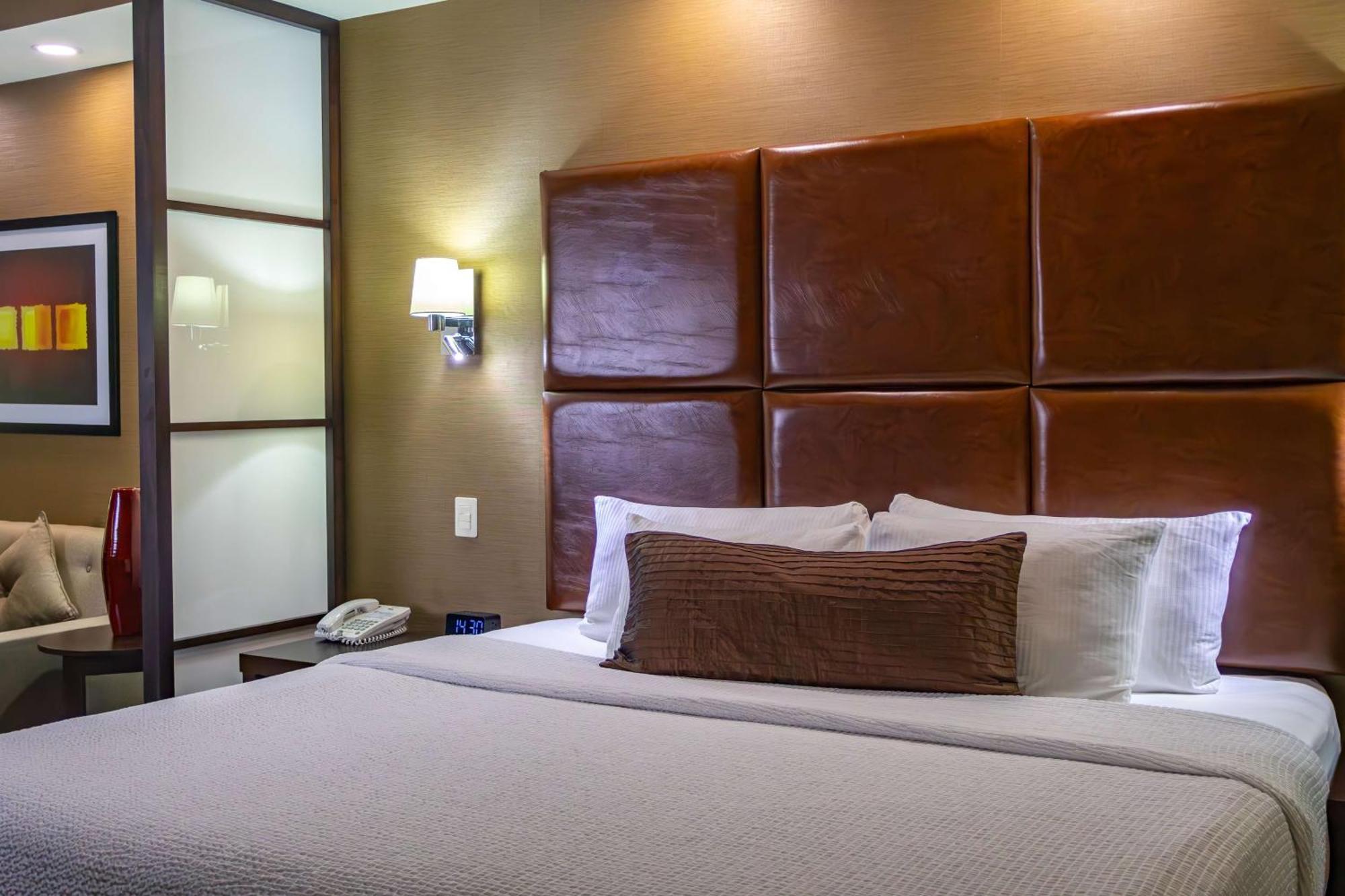 Best Western PREMIER Monterrey Aeropuerto Apodaca Exterior foto A typical bedroom at the Residence Inn