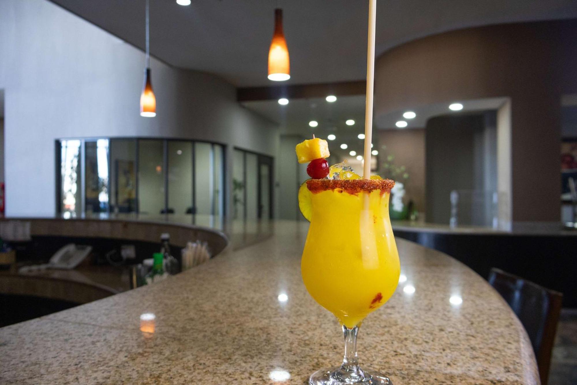Best Western PREMIER Monterrey Aeropuerto Apodaca Exterior foto A mango margarita